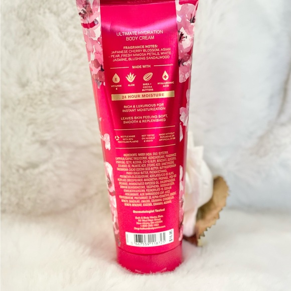 New with tags BATH & BODY WORKS JAPANESE CHERRY BLOSSOM BODY CREAM 24HR MOISTURE - Picture 3 of 3